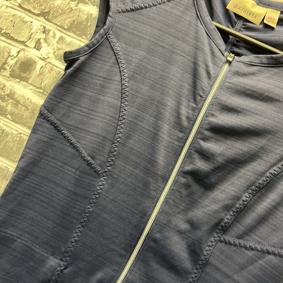 Athleta‎ top - Picture 4 of 8